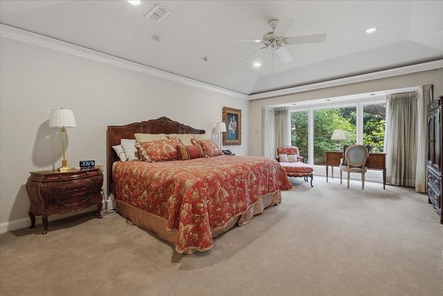 2209 Canterbury Drive, Westover Hills, TX 76107
