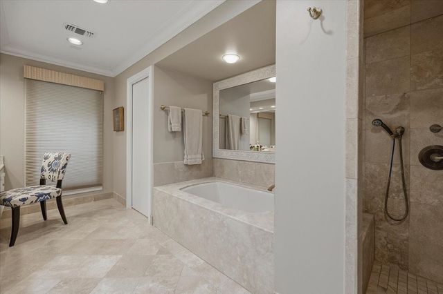 2209 Canterbury Drive, Westover Hills, TX 76107