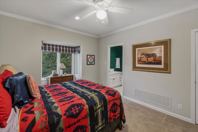 2209 Canterbury Drive, Westover Hills, TX 76107