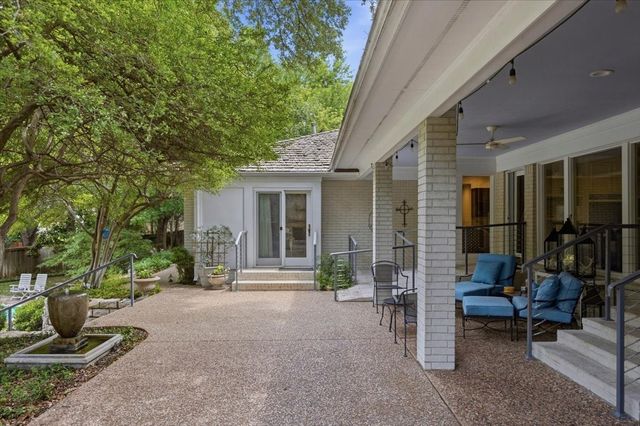2209 Canterbury Drive, Westover Hills, TX 76107