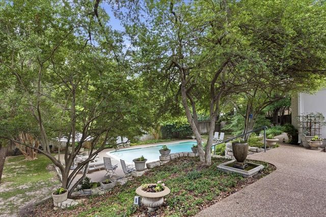 2209 Canterbury Drive, Westover Hills, TX 76107