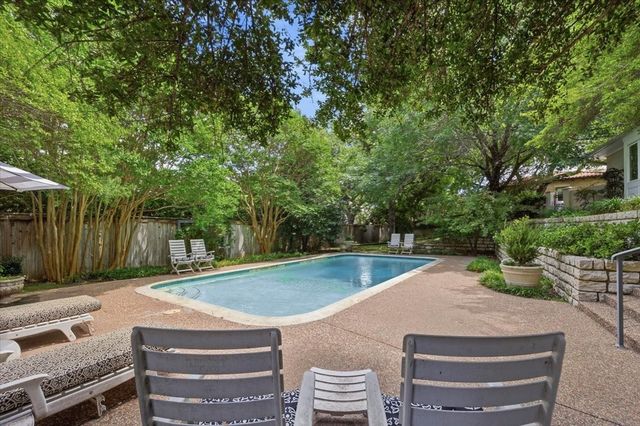 2209 Canterbury Drive, Westover Hills, TX 76107