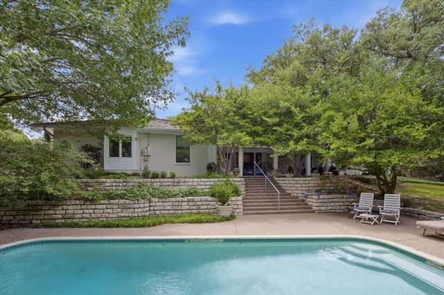 2209 Canterbury Drive, Westover Hills, TX 76107