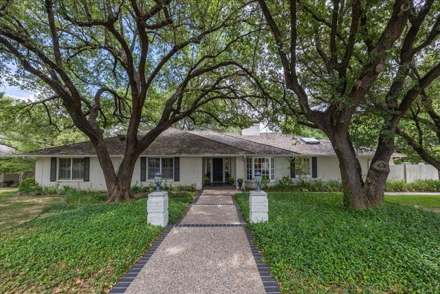 2209 Canterbury Drive, Westover Hills, TX 76107