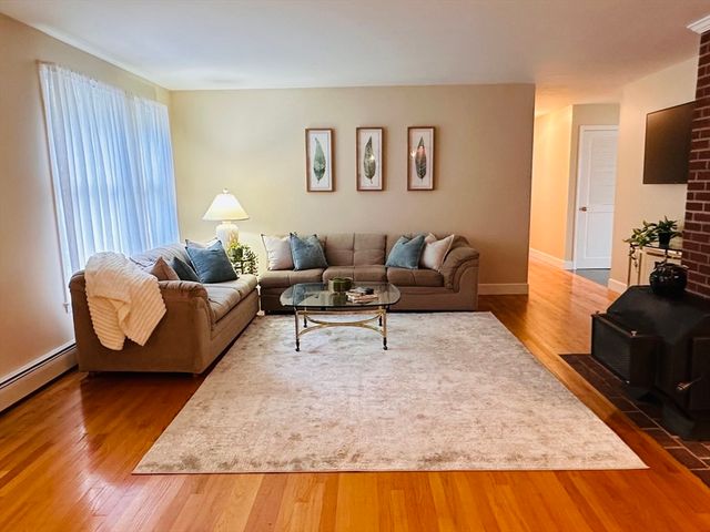 1107 Jackson Rd, Hardwick, MA 01037