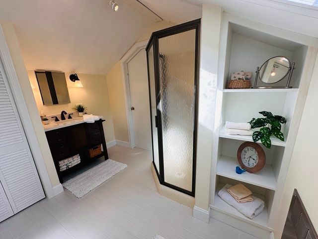 1107 Jackson Rd, Hardwick, MA 01037