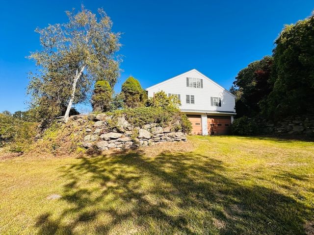 1107 Jackson Rd, Hardwick, MA 01037
