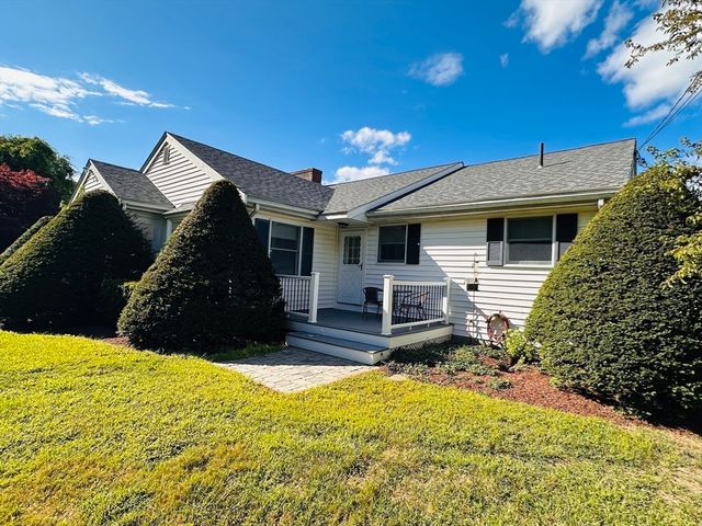 1107 Jackson Rd, Hardwick, MA 01037