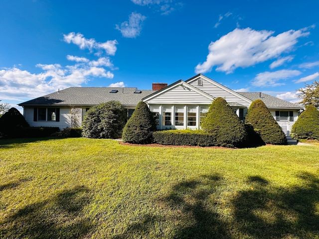 1107 Jackson Rd, Hardwick, MA 01037