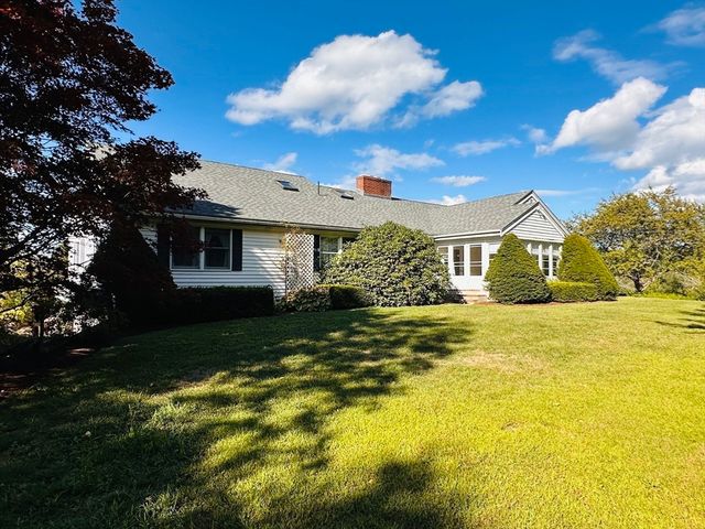 1107 Jackson Rd, Hardwick, MA 01037