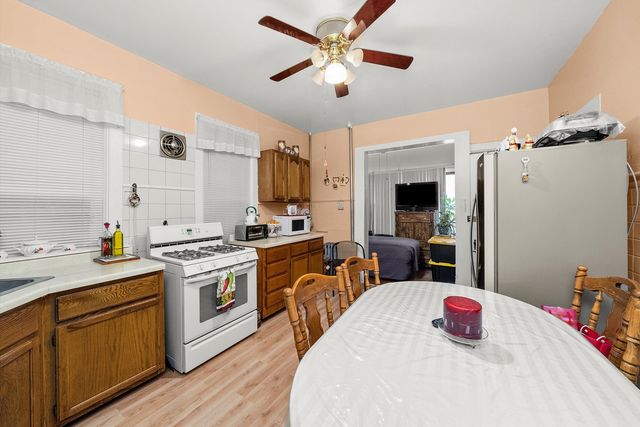 2662 N Ashland Avenue, Chicago, IL 60614