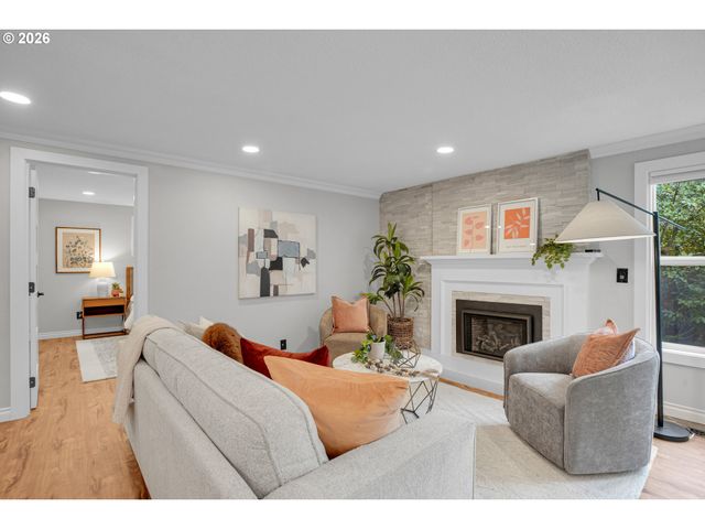 14890 Sw VILLAGE Ln, Beaverton, OR 97007