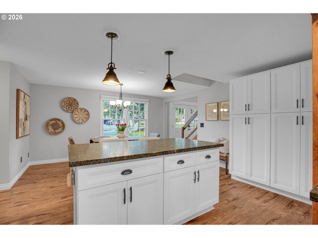 14890 Sw VILLAGE Ln, Beaverton, OR 97007