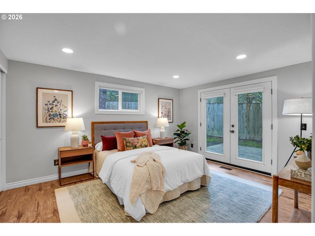 14890 Sw VILLAGE Ln, Beaverton, OR 97007