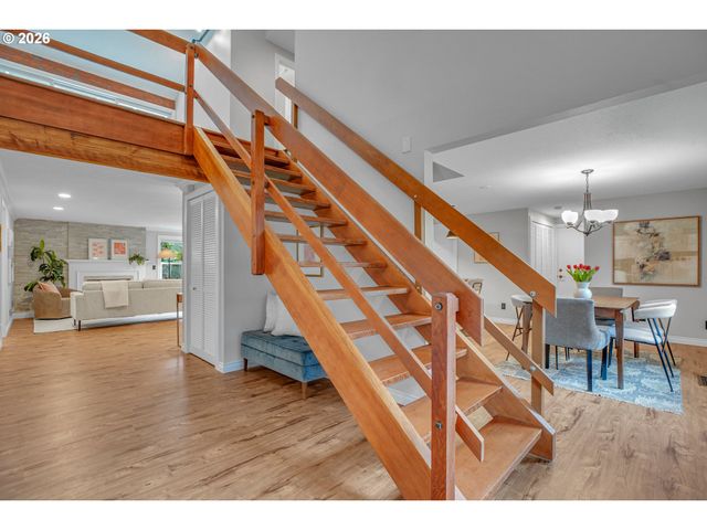 14890 Sw VILLAGE Ln, Beaverton, OR 97007