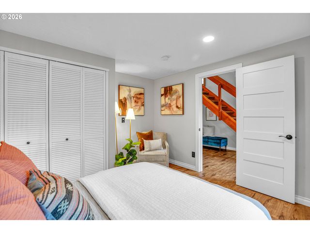 14890 Sw VILLAGE Ln, Beaverton, OR 97007