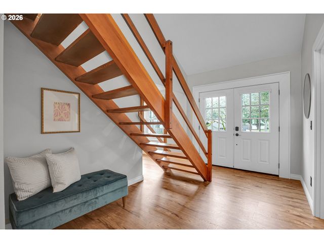 14890 Sw VILLAGE Ln, Beaverton, OR 97007