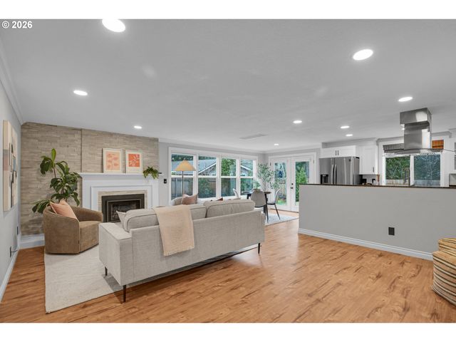 14890 Sw VILLAGE Ln, Beaverton, OR 97007