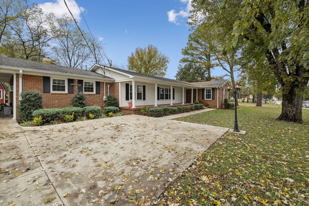 202 High St, Alexandria, TN 37012