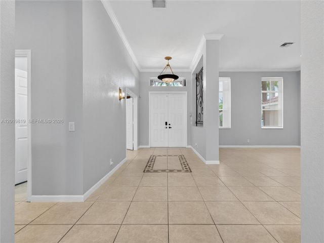 2288 Quail Roost Dr, Weston, FL 33327