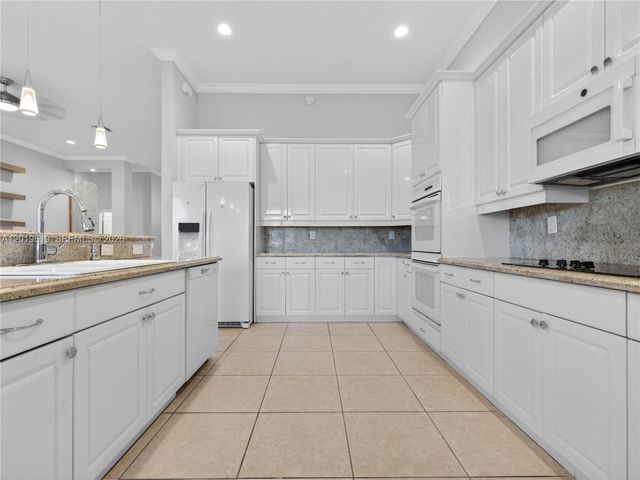 2288 Quail Roost Dr, Weston, FL 33327