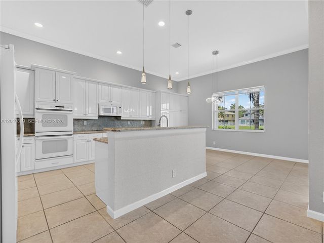 2288 Quail Roost Dr, Weston, FL 33327