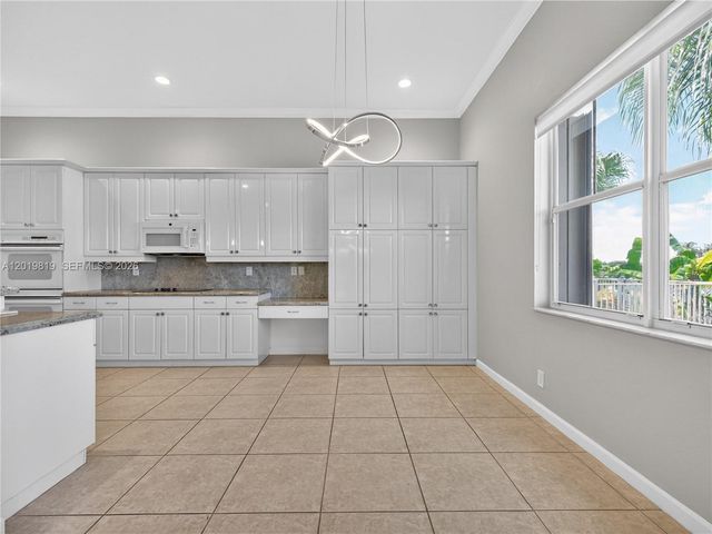 2288 Quail Roost Dr, Weston, FL 33327