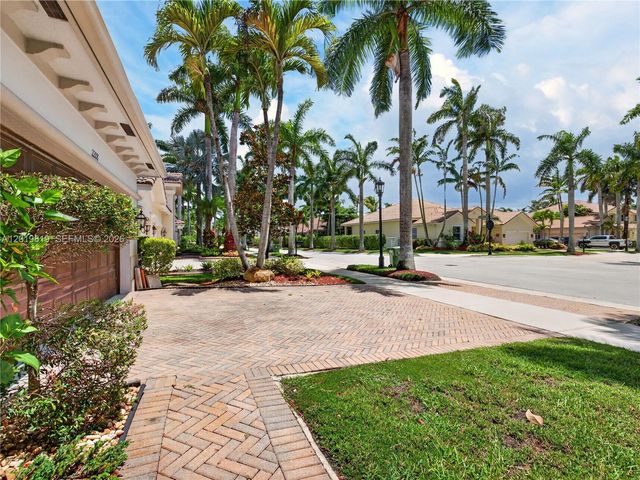 2288 Quail Roost Dr, Weston, FL 33327