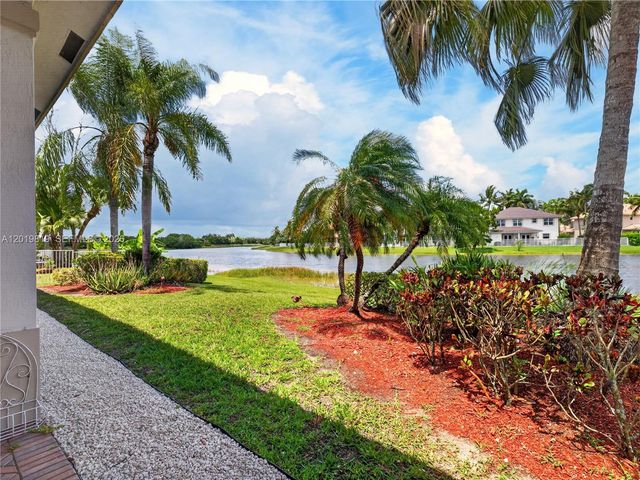 2288 Quail Roost Dr, Weston, FL 33327