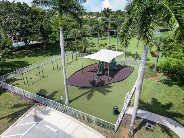 2288 Quail Roost Dr, Weston, FL 33327