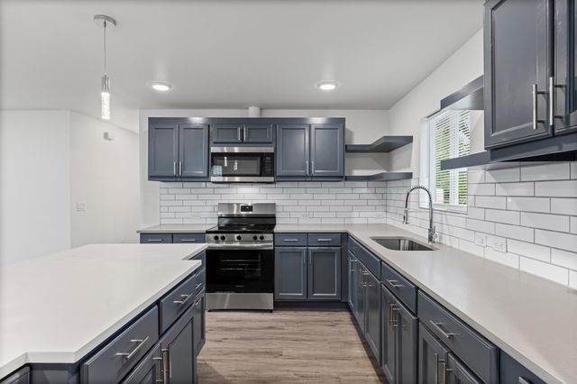 1100 Monte Vista DR, Lockhart, TX 78644