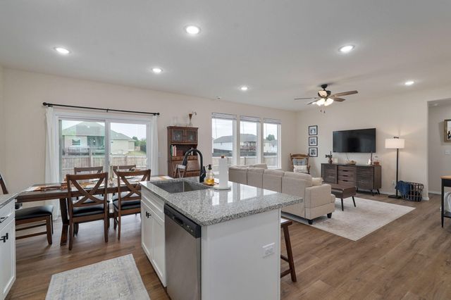 3363 W Mccanse Street, Springfield, MO 65803