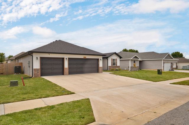 3363 W Mccanse Street, Springfield, MO 65803