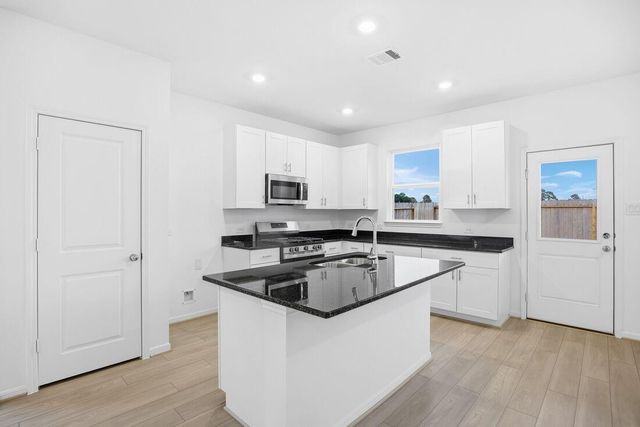 18122 Lone Hill Drive, Hockley, TX 77447