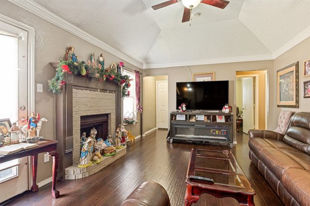 1325 Abbott Drive, Irving, TX 75060