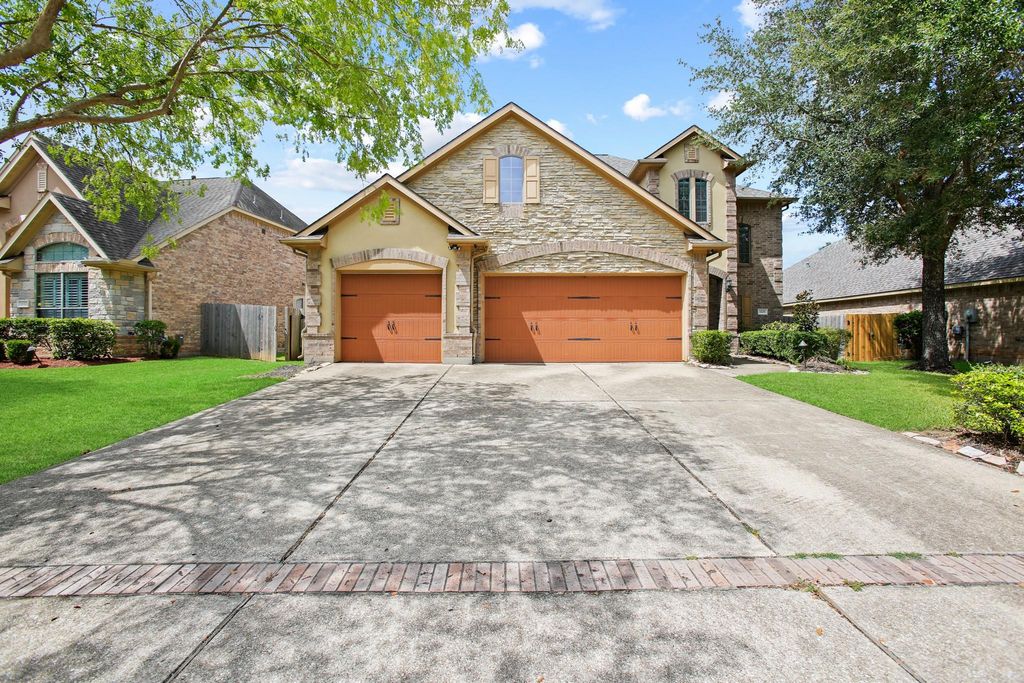 1606 Sunderland Drive, Sugar Land, TX 77479
