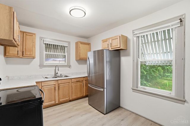 6644 Murray Avenue, Cincinnati, OH 45227
