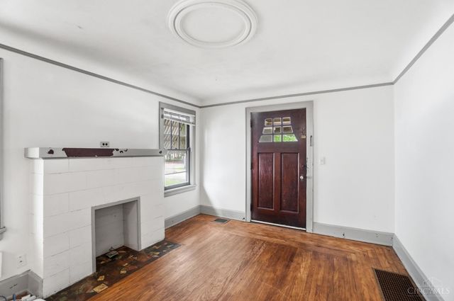 6644 Murray Avenue, Cincinnati, OH 45227