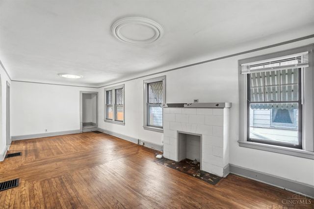 6644 Murray Avenue, Cincinnati, OH 45227