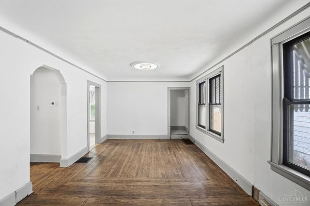 6644 Murray Avenue, Cincinnati, OH 45227
