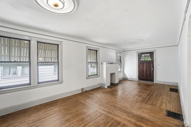 6644 Murray Avenue, Cincinnati, OH 45227