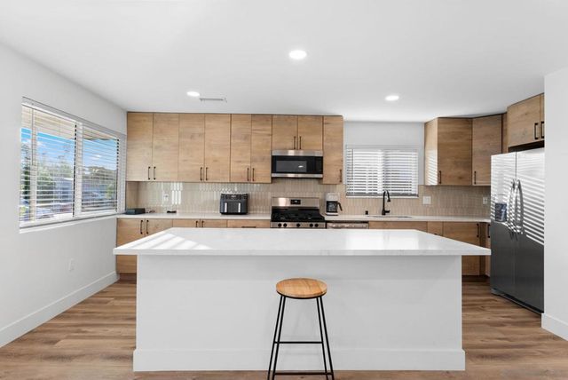 4921 23 Gary St, San Diego, CA 92115