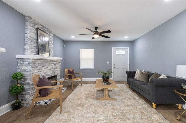 3715 College Avenue, Kansas City, MO 64128