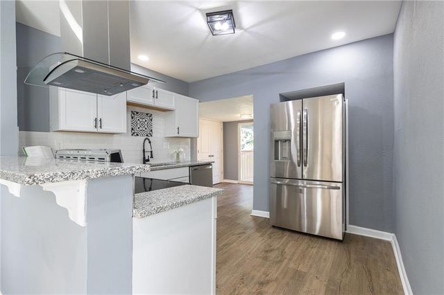 3715 College Avenue, Kansas City, MO 64128