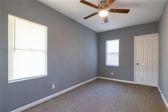 3715 College Avenue, Kansas City, MO 64128