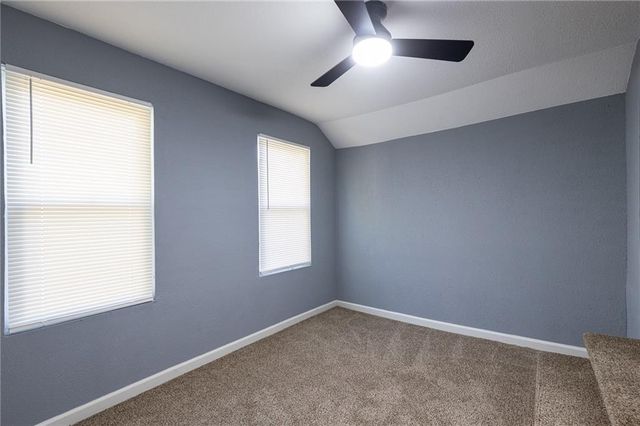 3715 College Avenue, Kansas City, MO 64128