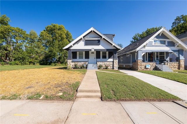 3715 College Avenue, Kansas City, MO 64128