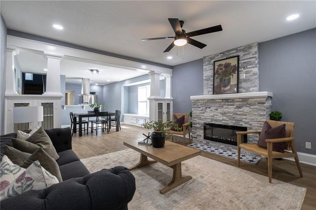 3715 College Avenue, Kansas City, MO 64128