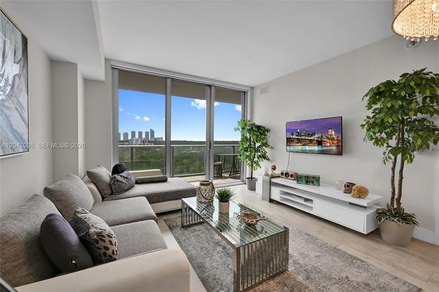 16385 Biscayne Blvd 1020, North Miami Beach, FL 33160