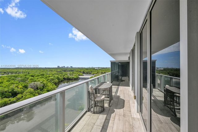 16385 Biscayne Blvd 1020, North Miami Beach, FL 33160